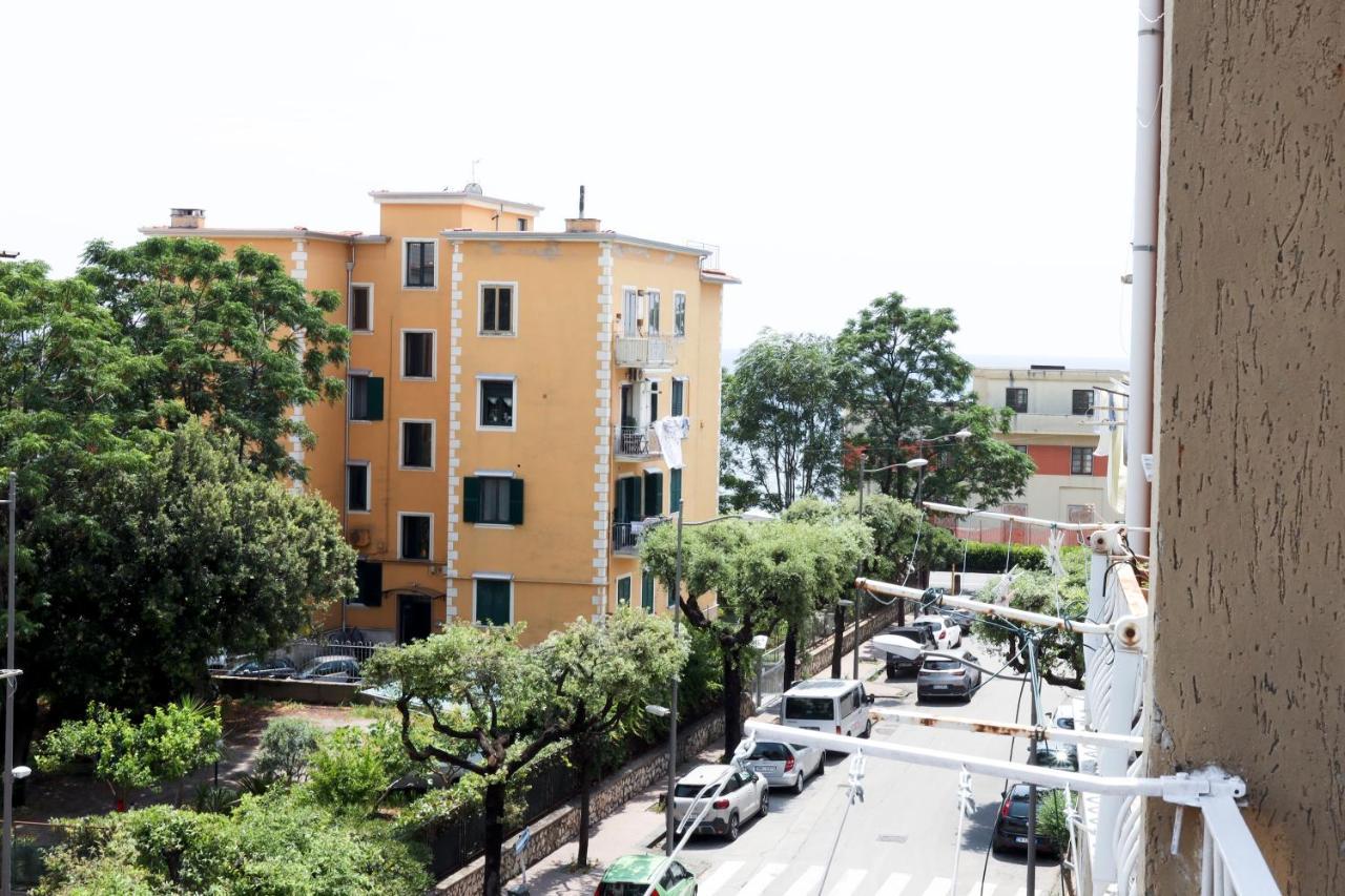 Bright Apartment Near The Sea With Parking Salerno Eksteriør bilde
