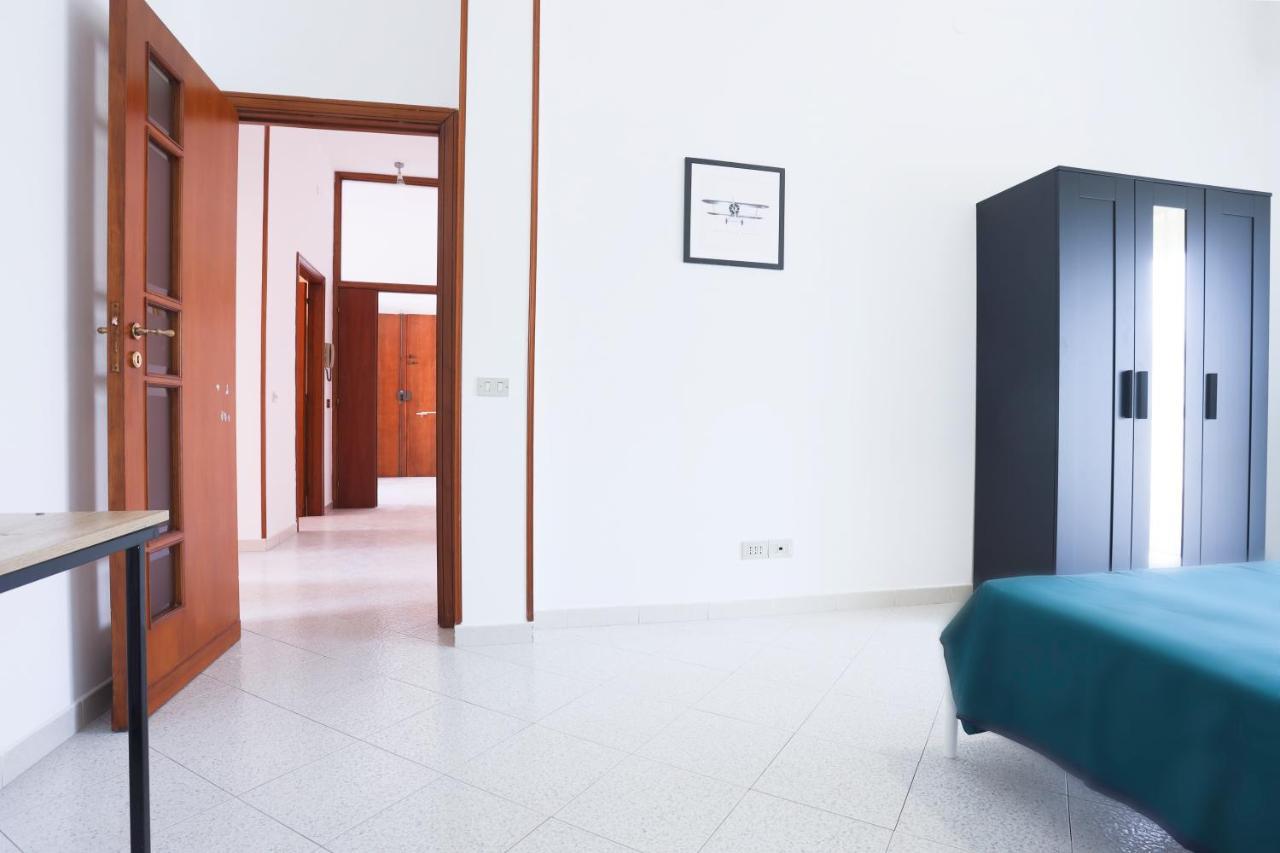 Bright Apartment Near The Sea With Parking Salerno Eksteriør bilde