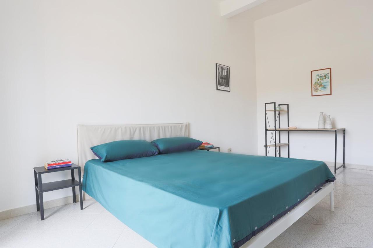 Bright Apartment Near The Sea With Parking Salerno Eksteriør bilde