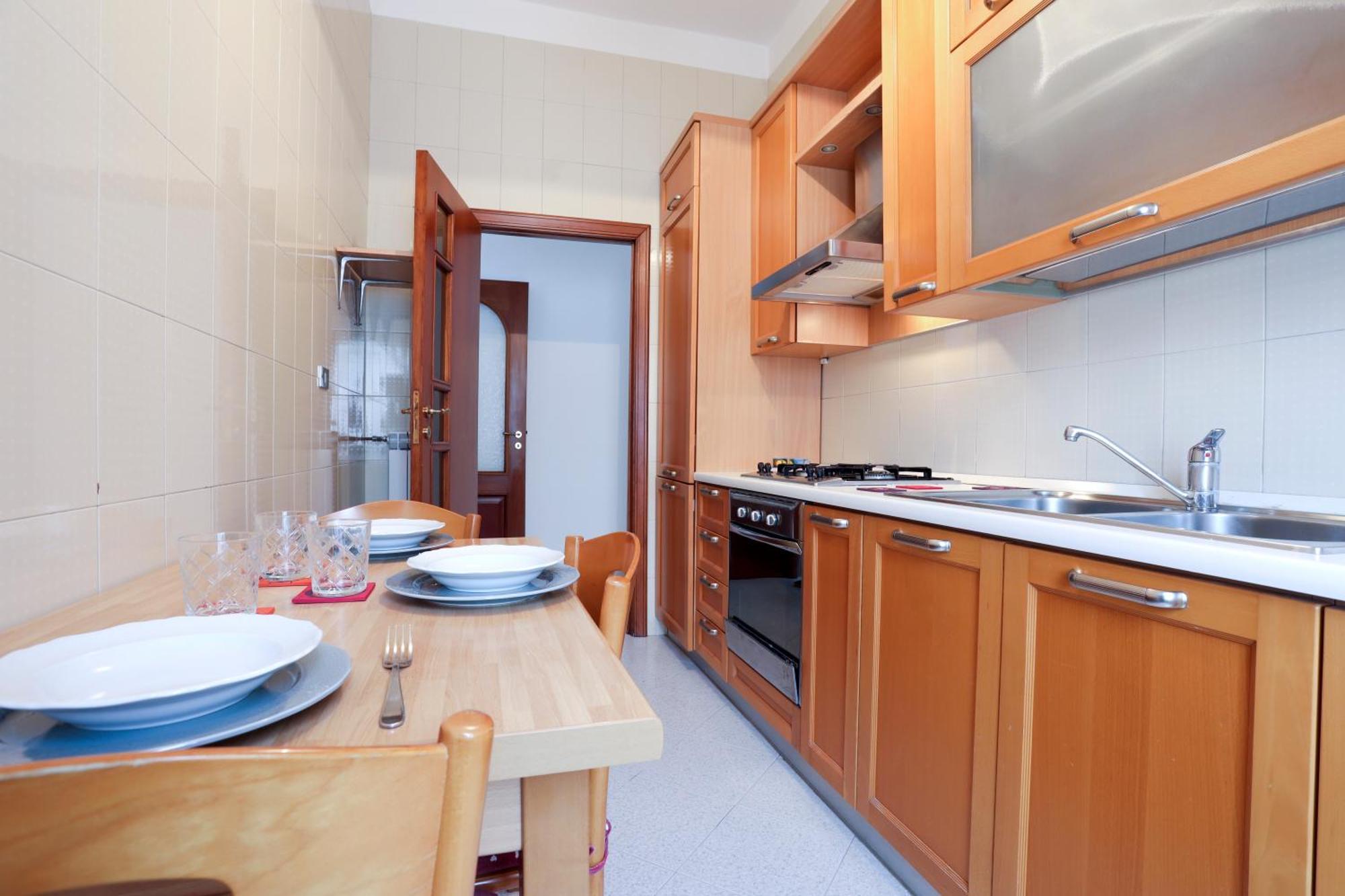 Bright Apartment Near The Sea With Parking Salerno Eksteriør bilde