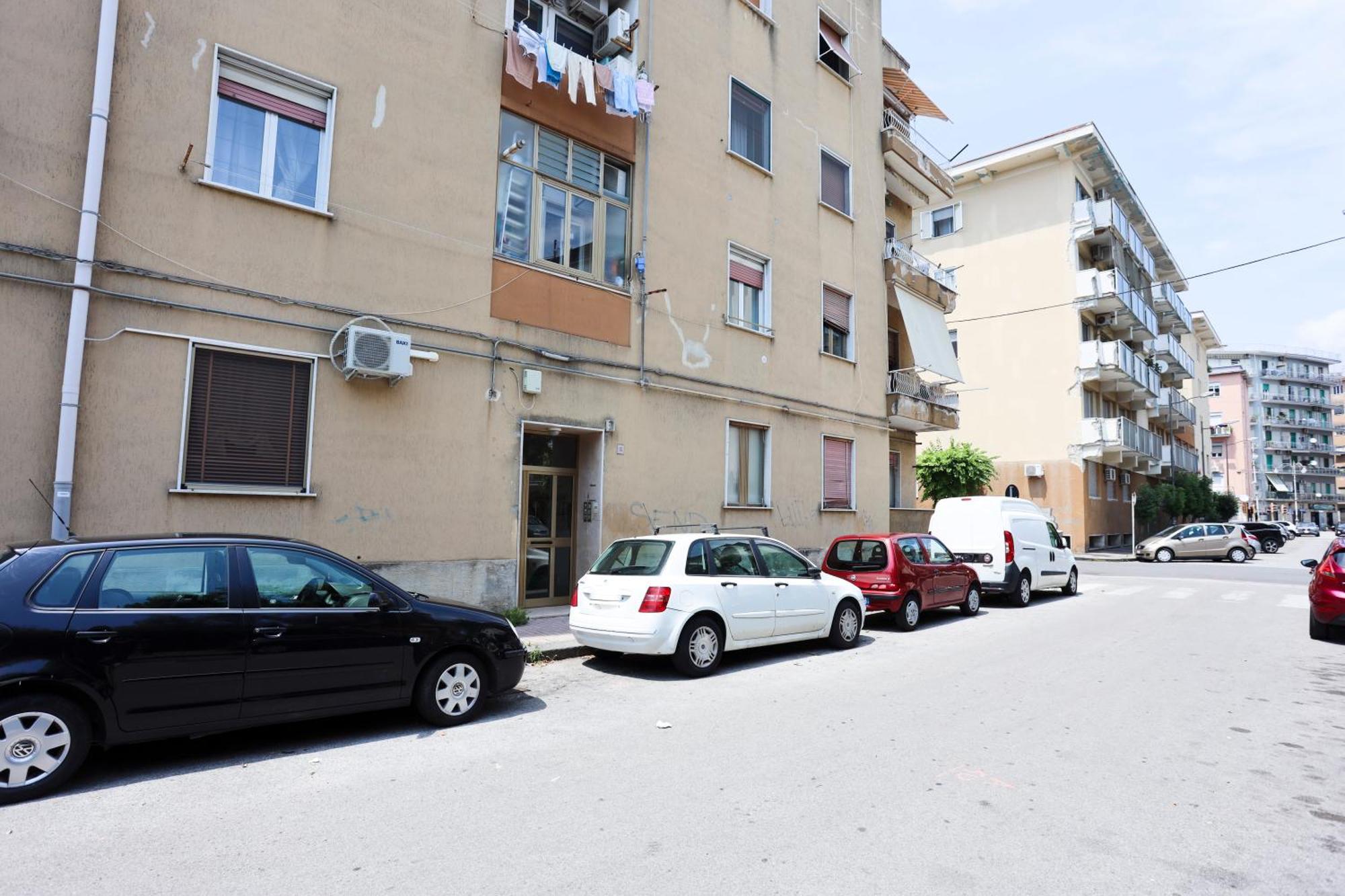Bright Apartment Near The Sea With Parking Salerno Eksteriør bilde